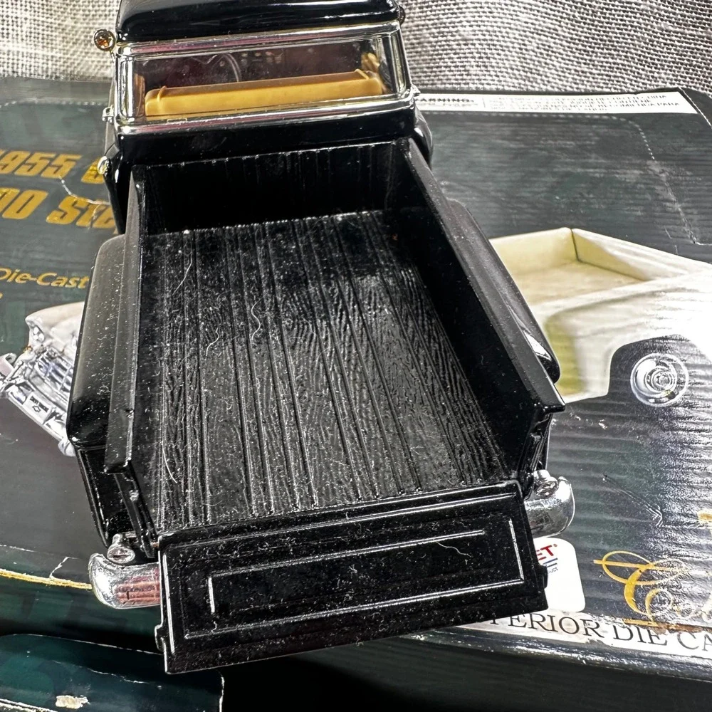 Superior 1955 Chevy 3100 Stepside 1:24 Diecast Truck Lot of 3 w/ Display READ